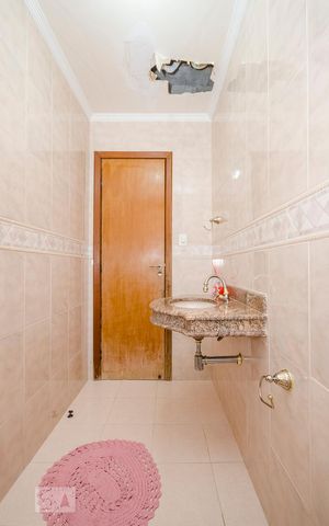 Casa para alugar com 300m², 4 quartos e 3 vagasLavabo