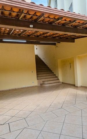 Casa para alugar com 300m², 4 quartos e 3 vagasGaragem