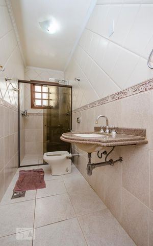 Casa para alugar com 300m², 4 quartos e 3 vagasBanheiro Social