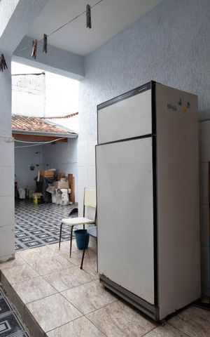 Casa à venda com 180m², 3 quartos e 2 vagas Casa à venda com 180m², 3 quartos e 2 vagasÁrea de Serviço e Churrasqueira