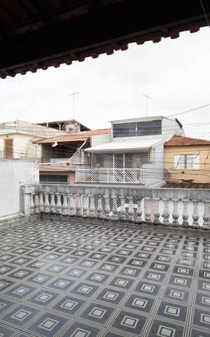 Casa à venda com 180m², 3 quartos e 2 vagas Casa à venda com 180m², 3 quartos e 2 vagasSacada