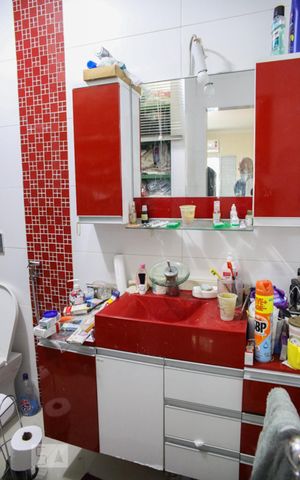 Casa à venda com 247m², 4 quartos e 2 vagas Casa à venda com 247m², 4 quartos e 2 vagasBanheiro da Suíte master