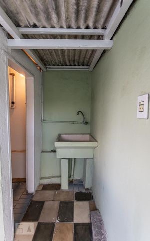 Casa à venda com 101m², 3 quartos e 1 vagaÁrea de Serviço 2