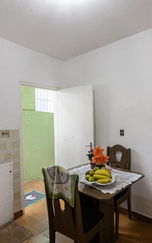 Casa à venda com 101m², 3 quartos e 1 vagaCozinha e Sala Casa dos Fundos