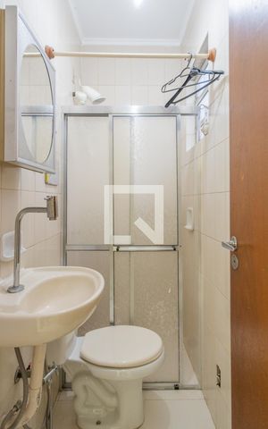 Casa para alugar com 356m², 5 quartos e 4 vagas Casa para alugar com 356m², 5 quartos e 4 vagasBanheiro de serviço
