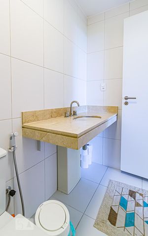 Apartamento para alugar com 85m², 2 quartos e 1 vaga Apartamento para alugar com 85m², 2 quartos e 1 vagaBanheiro da Suíte