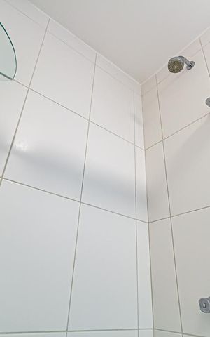 Apartamento para alugar com 85m², 2 quartos e 1 vaga Apartamento para alugar com 85m², 2 quartos e 1 vagaBanheiro da Suíte