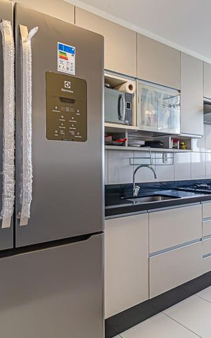 Apartamento para alugar com 85m², 2 quartos e 1 vaga Apartamento para alugar com 85m², 2 quartos e 1 vagaCozinha e Área de Serviço