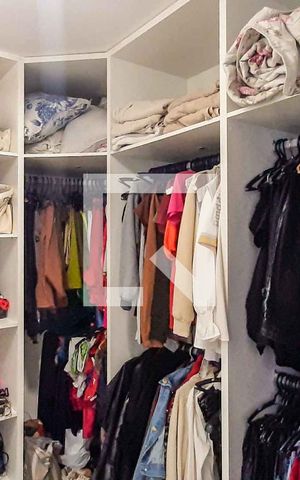 Apartamento à venda com 45m², 2 quartos e 1 vaga Apartamento à venda com 45m², 2 quartos e 1 vagaCloset do Quarto 2