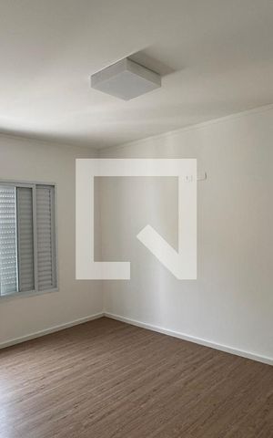 Casa de condomínio para alugar com 400m², 3 quartos e 4 vagasSuíte 2