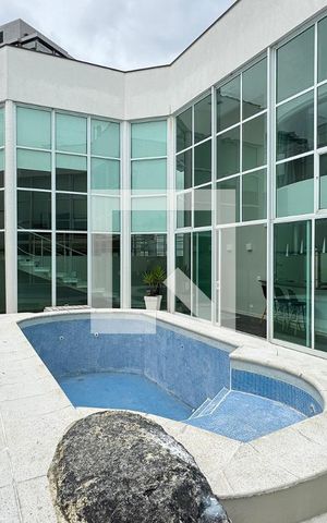 Casa de condomínio para alugar com 400m², 3 quartos e 4 vagasPiscina