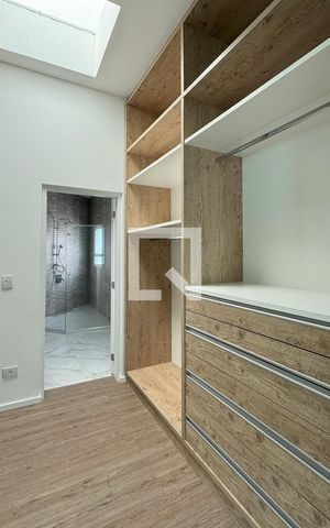 Casa de condomínio para alugar com 400m², 3 quartos e 4 vagasCloset da suíte 1