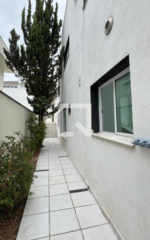 Casa de condomínio para alugar com 400m², 3 quartos e 4 vagasÁrea de Serviço