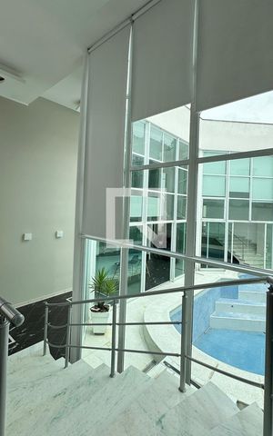 Casa de condomínio para alugar com 400m², 3 quartos e 4 vagasSala