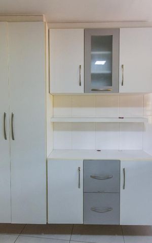 Casa à venda com 115m², 3 quartos e 2 vagasCozinha - Armários