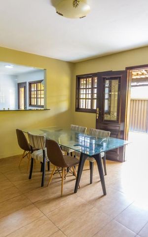 Casa à venda com 115m², 3 quartos e 2 vagasSala