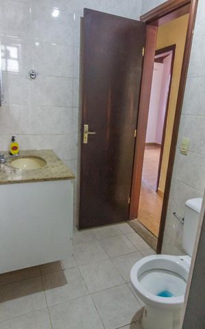 Casa à venda com 115m², 3 quartos e 2 vagasBanheiro Social