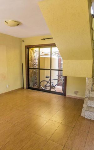 Casa à venda com 115m², 3 quartos e 2 vagasSala