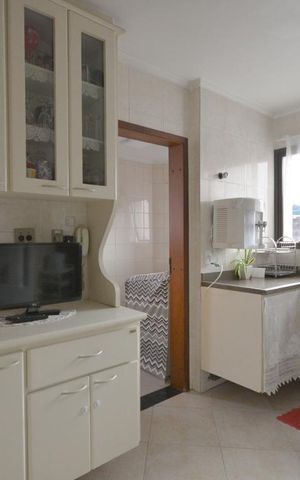 Apartamento à venda com 118m², 3 quartos e 2 vagas Apartamento à venda com 118m², 3 quartos e 2 vagasCozinha
