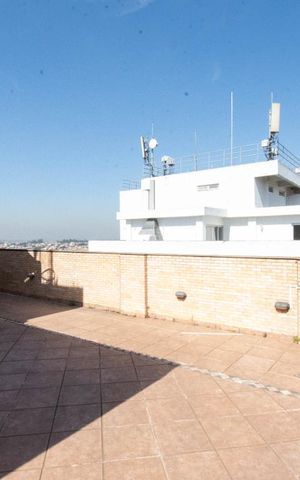 Apartamento para alugar com 182m², 4 quartos e 3 vagas Apartamento para alugar com 182m², 4 quartos e 3 vagasVaranda