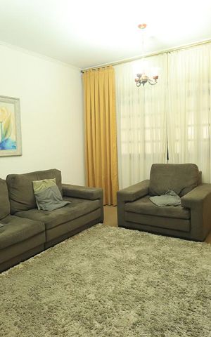 Casa à venda com 177m², 3 quartos e 2 vagasSala