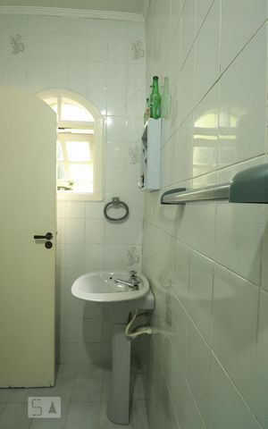 Casa à venda com 177m², 3 quartos e 2 vagasBanheiro da Suíte 2