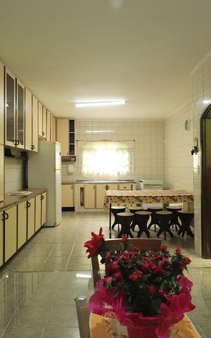 Casa à venda com 177m², 3 quartos e 2 vagasCozinha