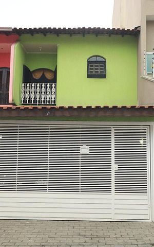 Casa à venda com 177m², 3 quartos e 2 vagasFachada