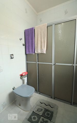 Casa à venda com 177m², 3 quartos e 2 vagasBanheiro da Suíte 1