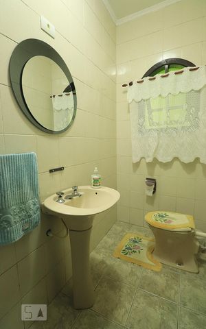 Casa à venda com 177m², 3 quartos e 2 vagasLavabo