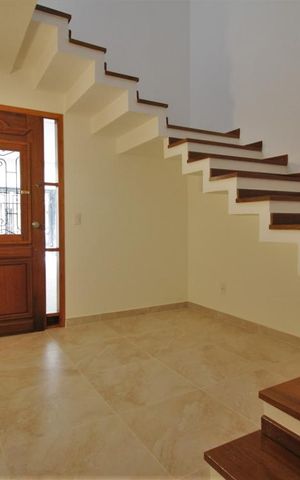 Casa para alugar com 185m², 3 quartos e 2 vagasEntrada Sala