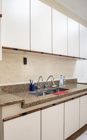 Casa à venda com 350m², 3 quartos e 2 vagas Casa à venda com 350m², 3 quartos e 2 vagasCozinha