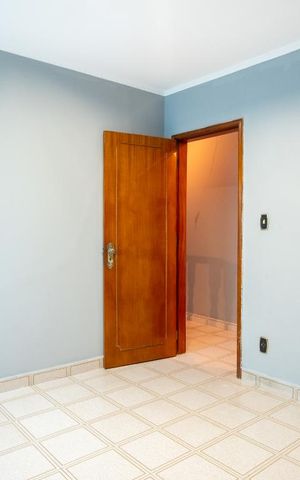 Casa à venda com 350m², 3 quartos e 2 vagas Casa à venda com 350m², 3 quartos e 2 vagasQuarto 2