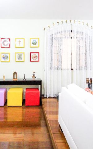 Casa à venda com 170m², 3 quartos e 2 vagas Casa à venda com 170m², 3 quartos e 2 vagasSala