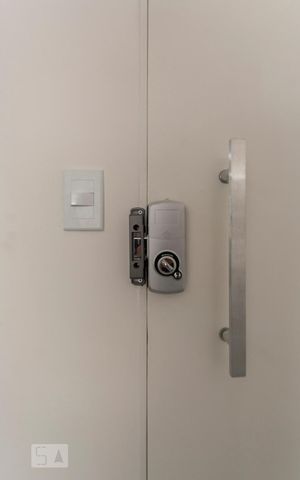 Apartamento à venda com 60m², 2 quartos e 1 vaga Apartamento à venda com 60m², 2 quartos e 1 vagaFECHADURA DETALHE