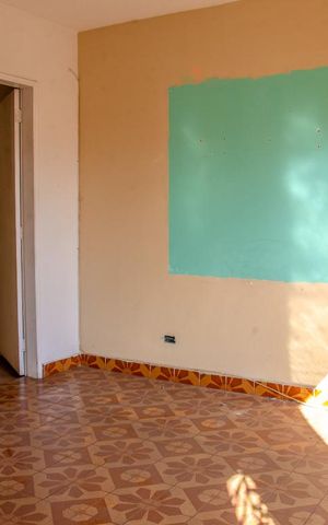 Casa à venda com 300m², 3 quartos e sem vaga Casa à venda com 300m², 3 quartos e sem vagaSala