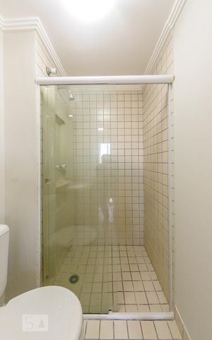 Apartamento à venda com 70m², 2 quartos e 2 vagas Apartamento à venda com 70m², 2 quartos e 2 vagasBanheiro Social
