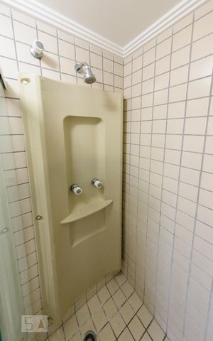 Apartamento à venda com 70m², 2 quartos e 2 vagas Apartamento à venda com 70m², 2 quartos e 2 vagasBanheiro Social