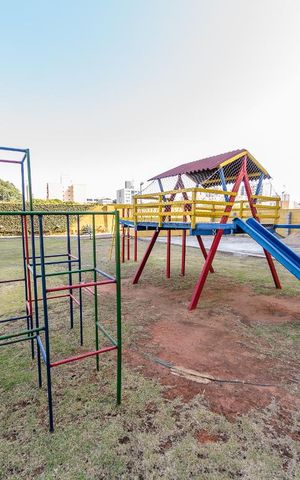 Apartamento à venda com 70m², 2 quartos e 2 vagas Apartamento à venda com 70m², 2 quartos e 2 vagasÁrea Comum - Playground
