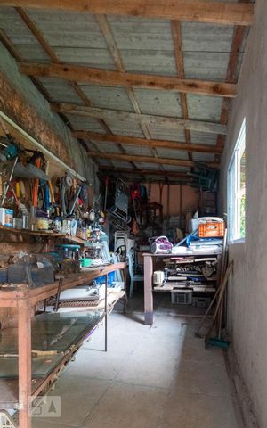 Casa à venda com 300m², 5 quartos e 2 vagas Casa à venda com 300m², 5 quartos e 2 vagasDepósito