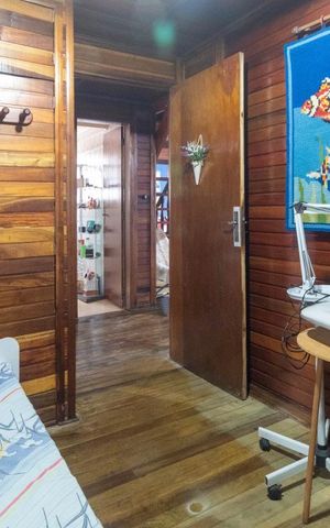Casa à venda com 300m², 5 quartos e 2 vagas Casa à venda com 300m², 5 quartos e 2 vagasQuarto 2