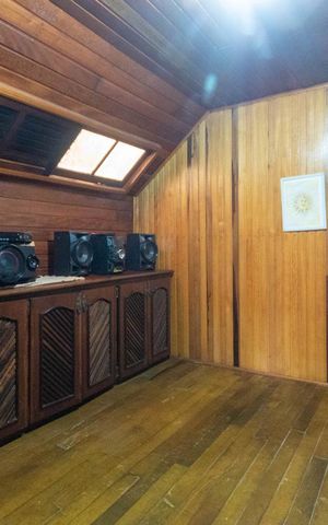 Casa à venda com 300m², 5 quartos e 2 vagas Casa à venda com 300m², 5 quartos e 2 vagasCirculação