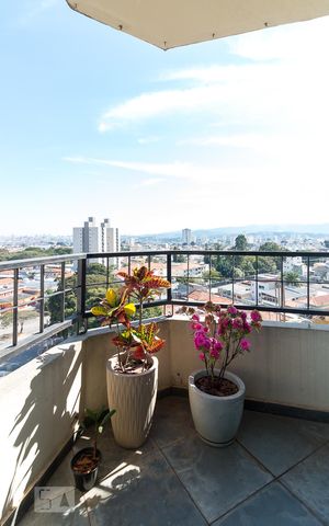 Apartamento para alugar com 69m², 2 quartos e 1 vagaVaranda