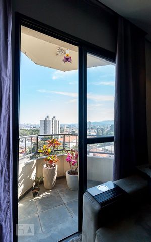 Apartamento para alugar com 69m², 2 quartos e 1 vagaVaranda