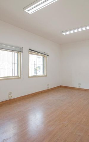 Casa à venda com 342m², 3 quartos e 2 vagas Casa à venda com 342m², 3 quartos e 2 vagasQuarto 2