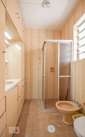 Casa à venda com 342m², 3 quartos e 2 vagas Casa à venda com 342m², 3 quartos e 2 vagasBanheiro da Suite