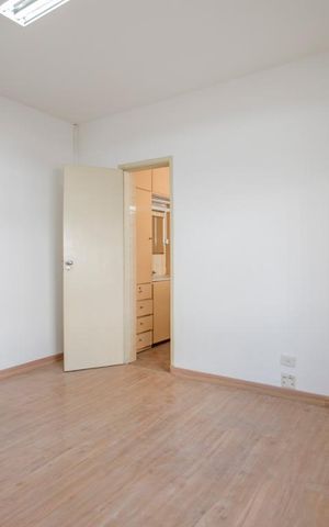 Casa à venda com 342m², 3 quartos e 2 vagas Casa à venda com 342m², 3 quartos e 2 vagasSuite