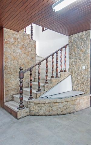 Casa à venda com 342m², 3 quartos e 2 vagas Casa à venda com 342m², 3 quartos e 2 vagasHall de Entrada