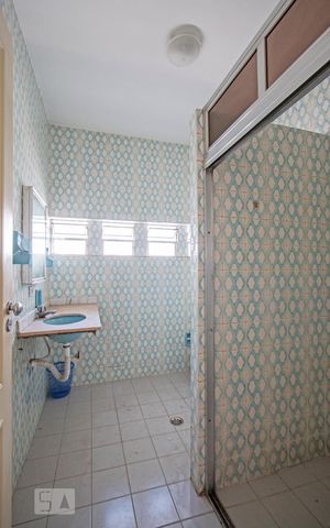 Casa à venda com 342m², 3 quartos e 2 vagas Casa à venda com 342m², 3 quartos e 2 vagasBanheiro