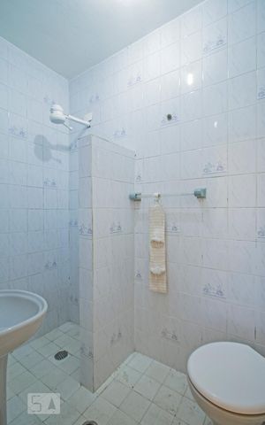 Casa à venda com 342m², 3 quartos e 2 vagas Casa à venda com 342m², 3 quartos e 2 vagasBanheiro da Suite de Serviço